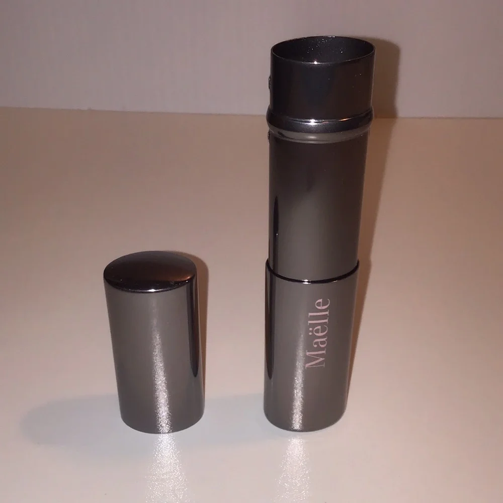 Maelle beauty Retractable Kabuki Brush NEW
